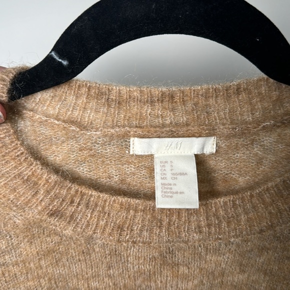H&M Casual Wool Blend Crew Neck Tan Cozy Fall Sweater Size Small - Picture 3 of 6